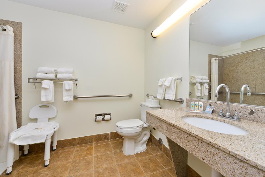 Clarion Pointe Airport Hotel